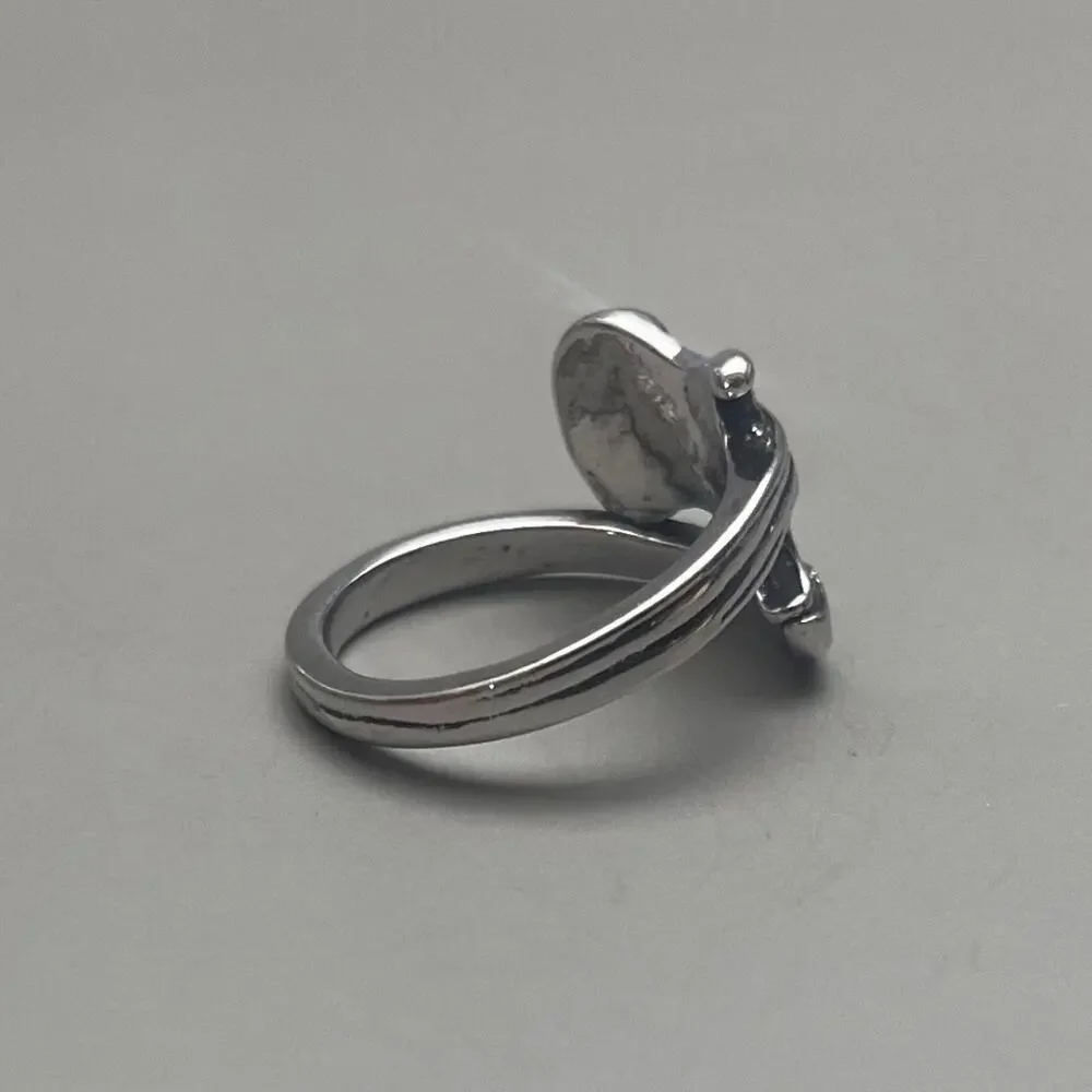 Y2k 2000s vintage style wrapped guitar ring